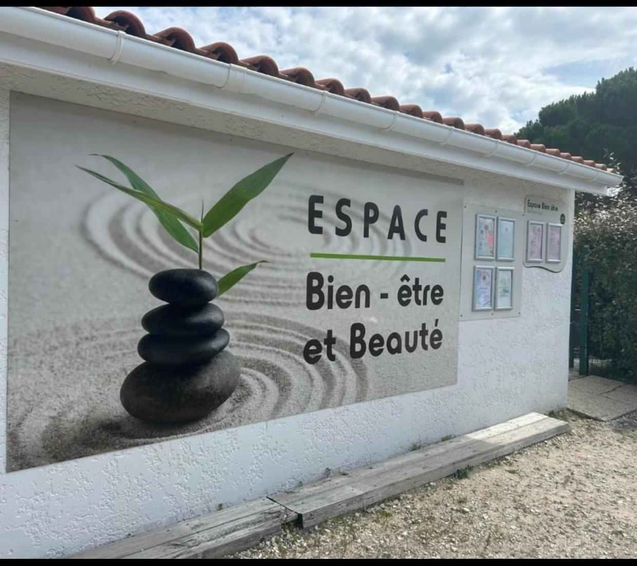 Hotel Mauvaise Annonce Les Mathes Exterior foto